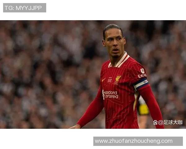 足球明星范戴克的艺术之旅：从绿茵场到画布的精彩转变